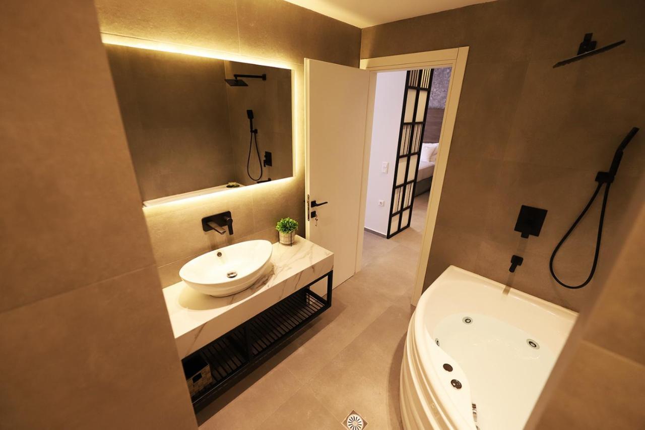 K58 Luxury Apartment Monastiraki Metro Station Acropolis Jacuzzi Atenas Exterior foto
