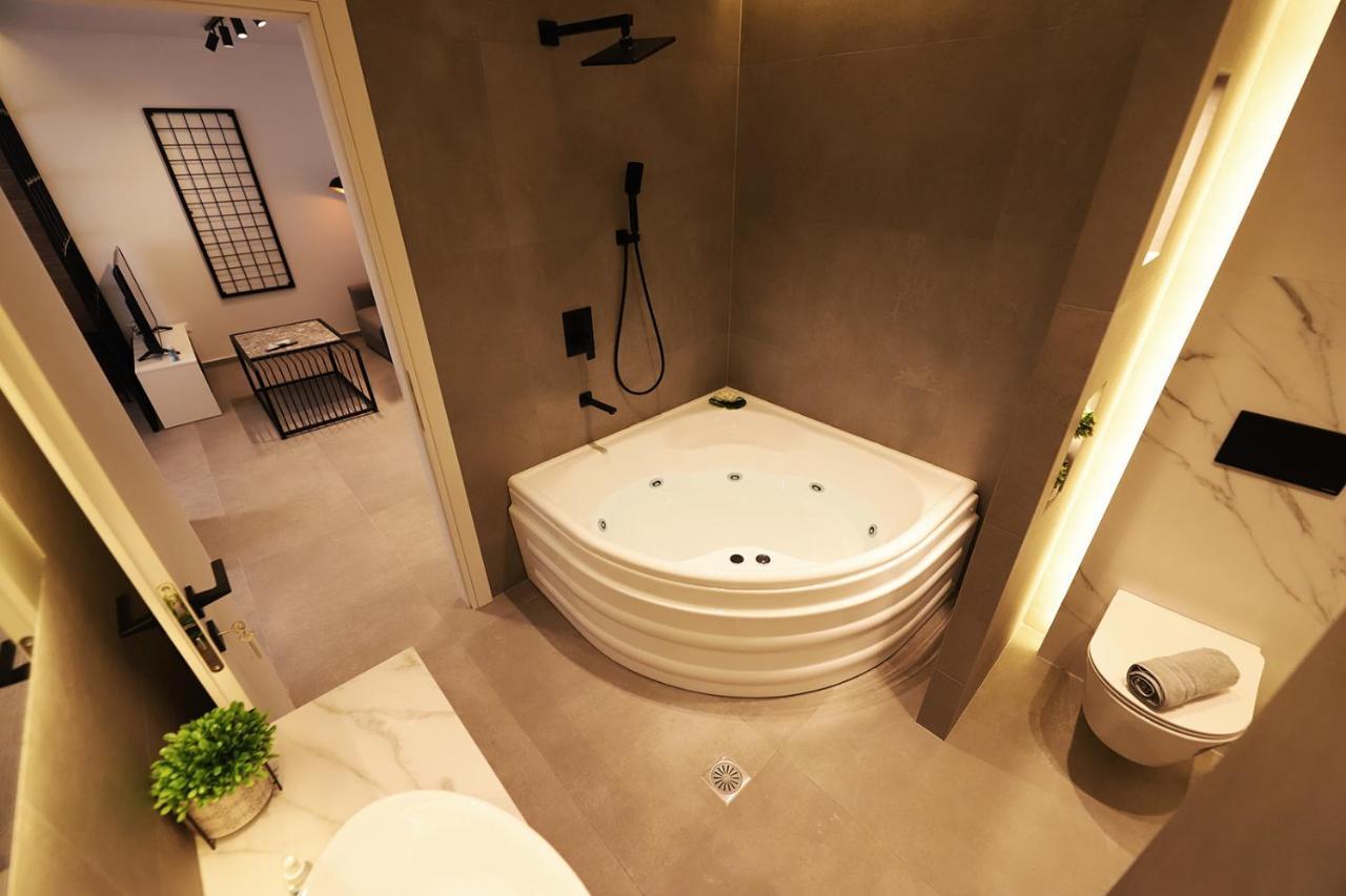 K58 Luxury Apartment Monastiraki Metro Station Acropolis Jacuzzi Atenas Exterior foto